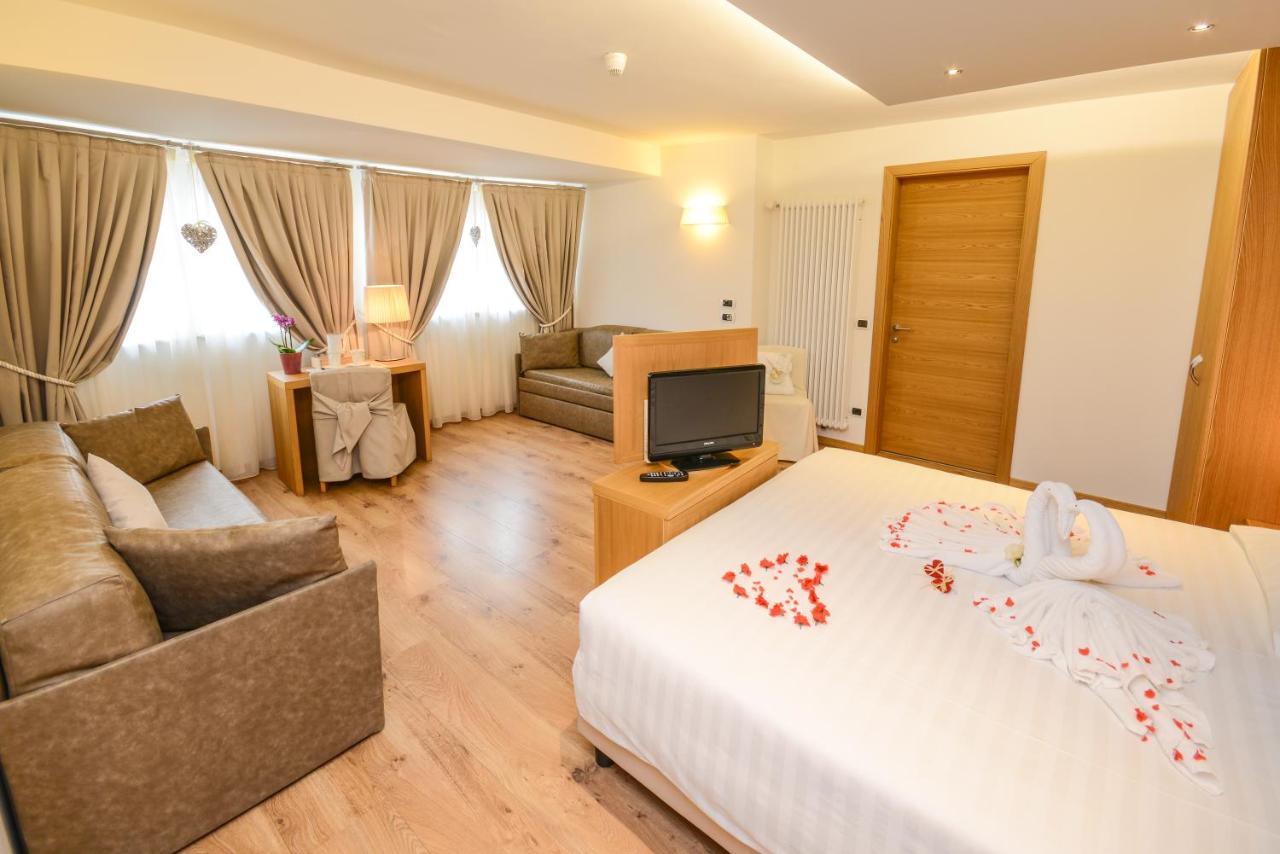 Hotel Corona Pinzolo Extérieur photo