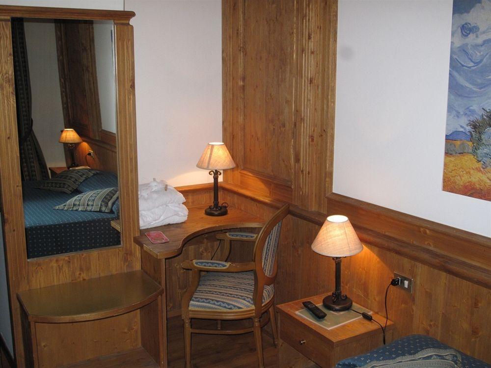 Hotel Corona Pinzolo Extérieur photo